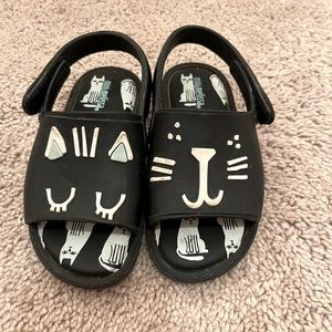 Mini Melissa cat slides size 9